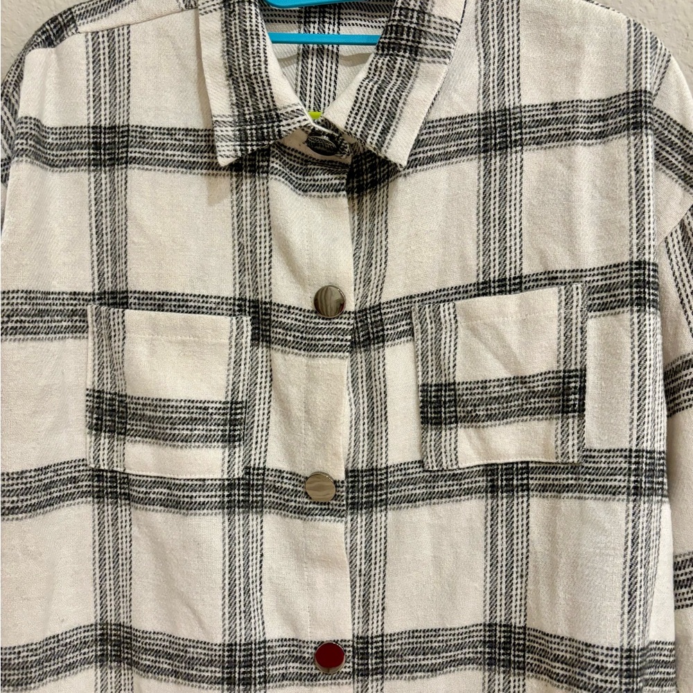 Pink Lily Shirt Women’s MED Black White Buffalo Check Plaid Snap Front Shacket